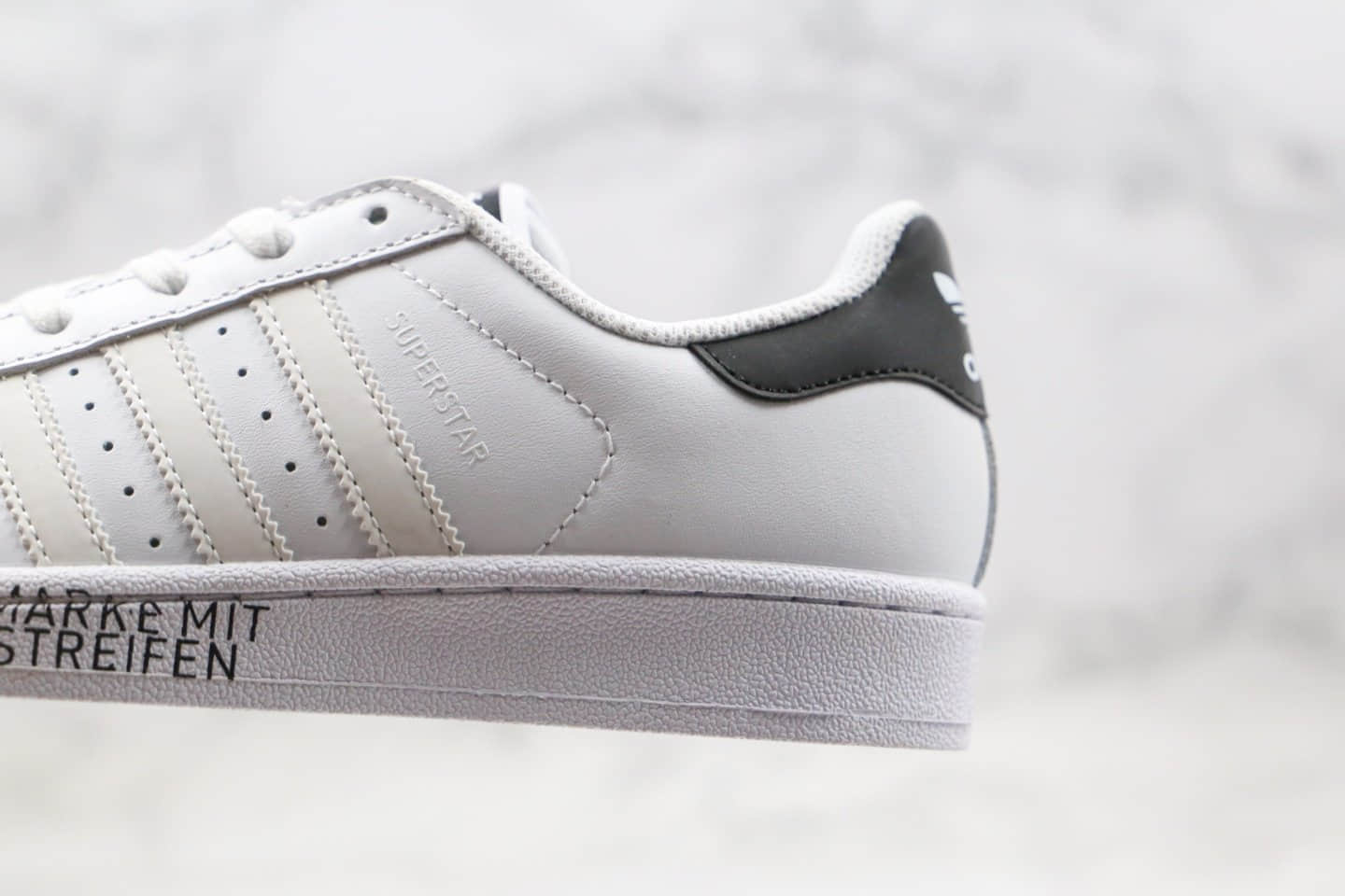 阿迪达斯Adidas Originals Superstar纯原版本三叶草贝壳头白黑色3M反光校园板鞋原楦头纸板打造 货号:FV2810