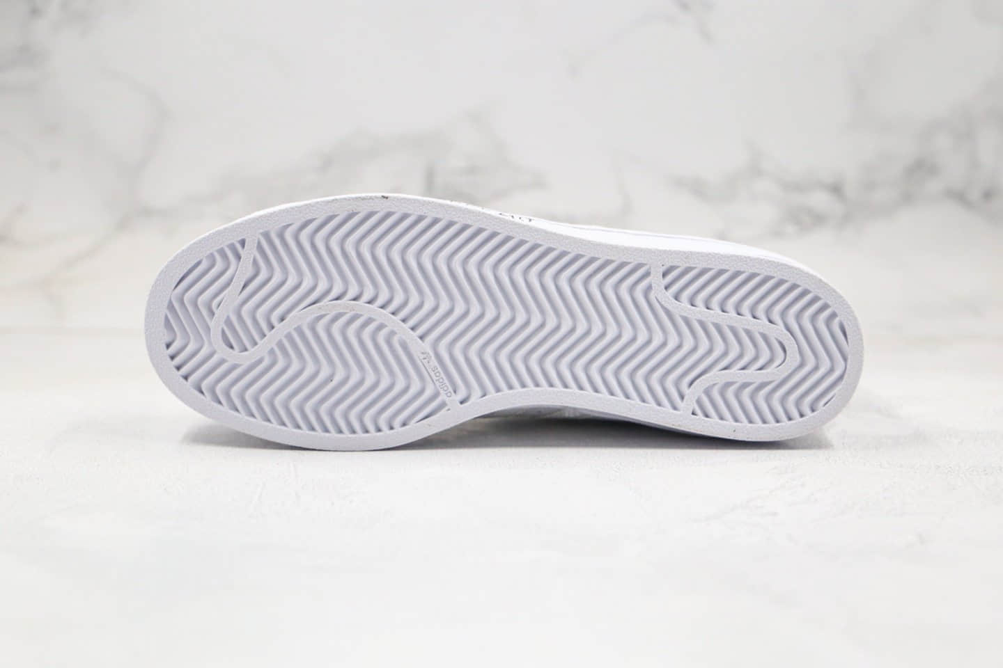 阿迪达斯Adidas Originals Superstar纯原版本三叶草贝壳头白黑色3M反光校园板鞋原楦头纸板打造 货号:FV2810