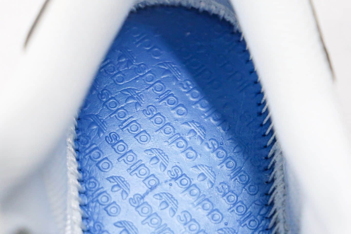 阿迪达斯Adidas Originals Superstar纯原版本三叶草贝壳头白黑色3M反光校园板鞋原楦头纸板打造 货号:FV2810