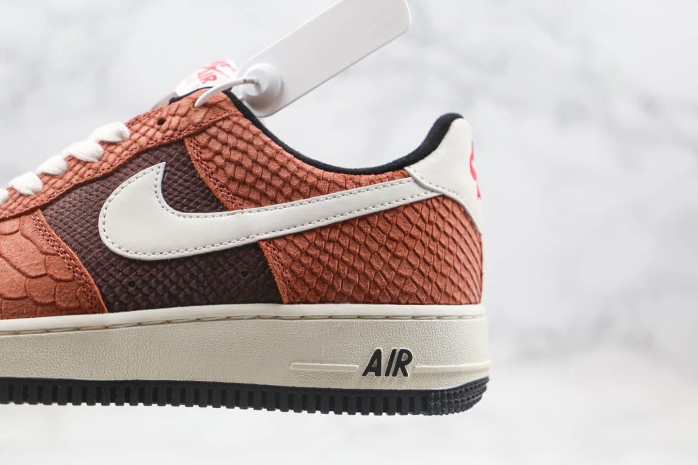耐克Nike Air Force 1 Premium Red Bark纯原版本低帮空军一号狂野蛇纹棕色巧克力咖啡色原盒原标头层皮革鞋面 货号：CV5567-200
