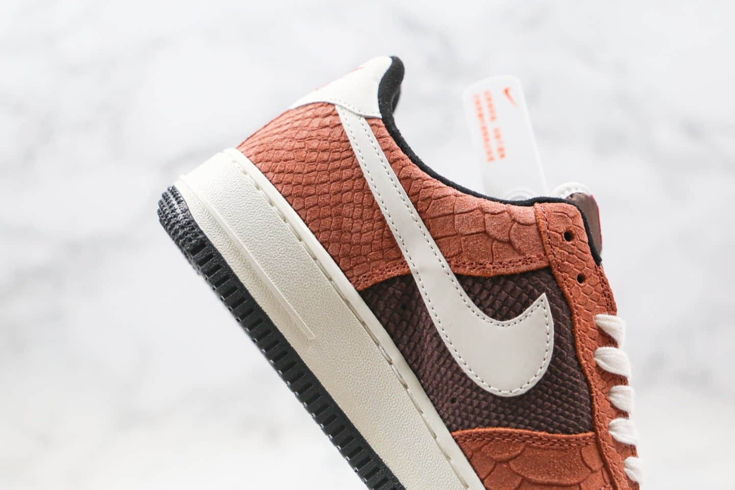 耐克Nike Air Force 1 Premium Red Bark纯原版本低帮空军一号狂野蛇纹棕色巧克力咖啡色原盒原标头层皮革鞋面 货号：CV5567-200