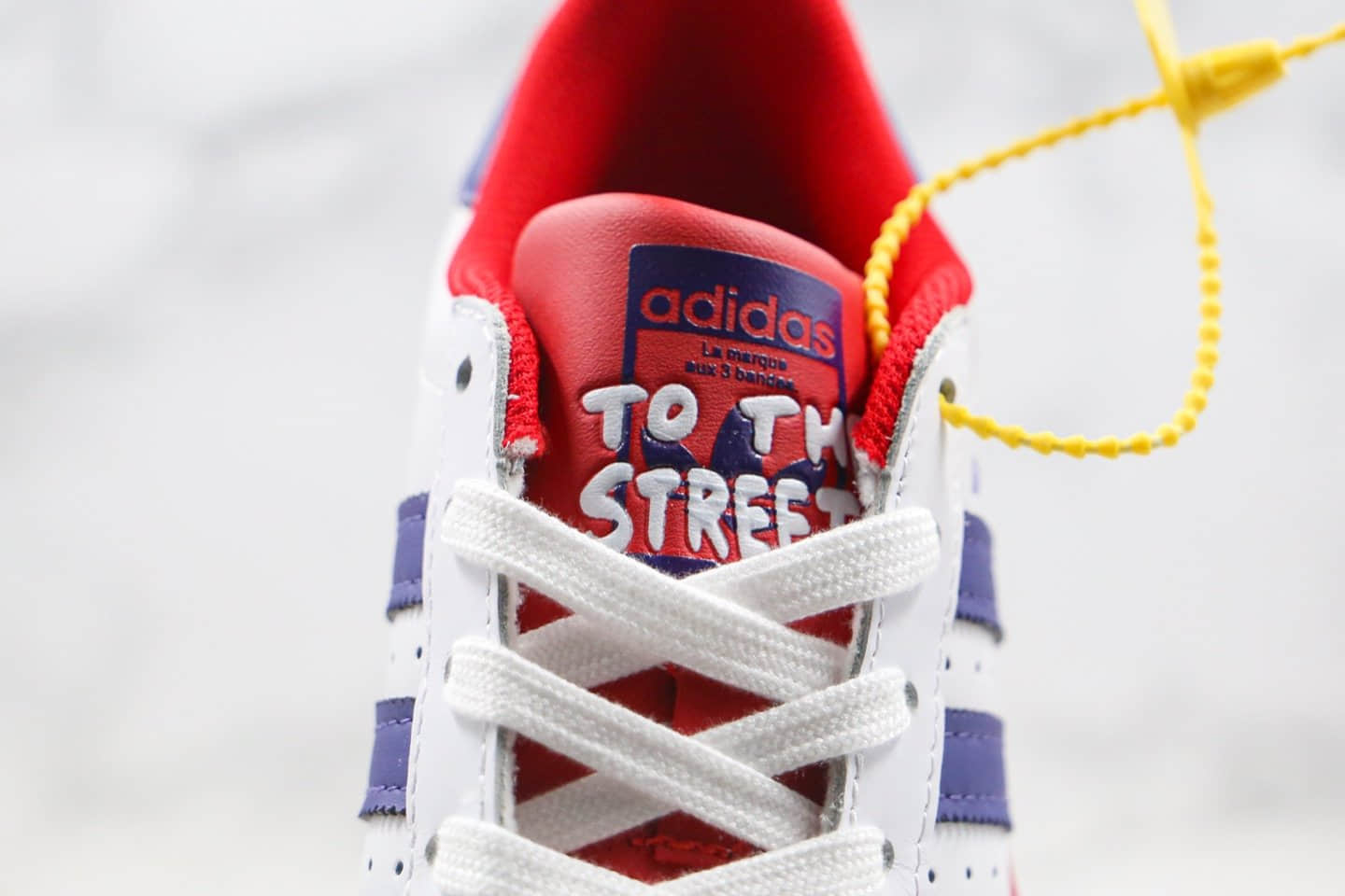 阿迪达斯Adidas Superstar纯原版本三叶草贝壳头红蓝色正确硅蓝软中底原鞋开模打造 货号：FX4189