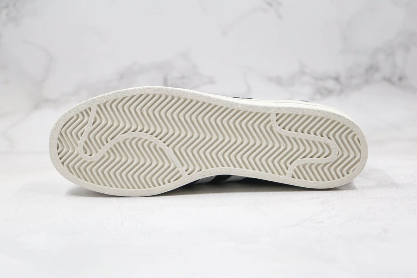 阿迪达斯Adidas Superstar Originals纯原版本三叶草贝壳头五十周年黑白阴阳灰黑白色原盒原标原楦头纸板打造 货号：FV0323