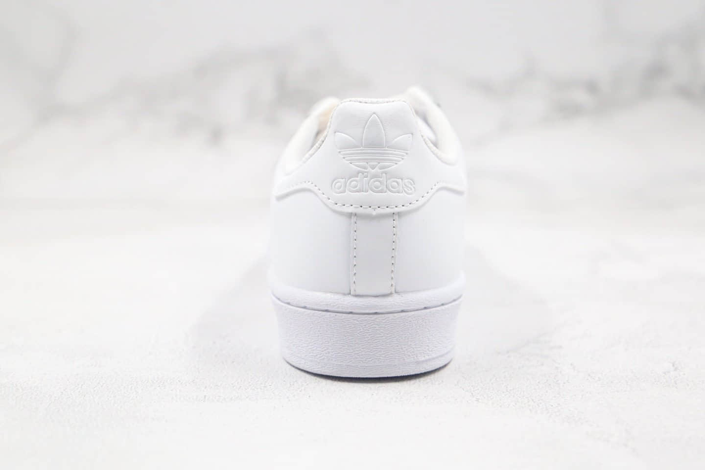 阿迪达斯adidas Originals Superstar纯原版本三叶草贝壳头50周年限定彩色LOGO正确头层皮革鞋面 货号:FU6520