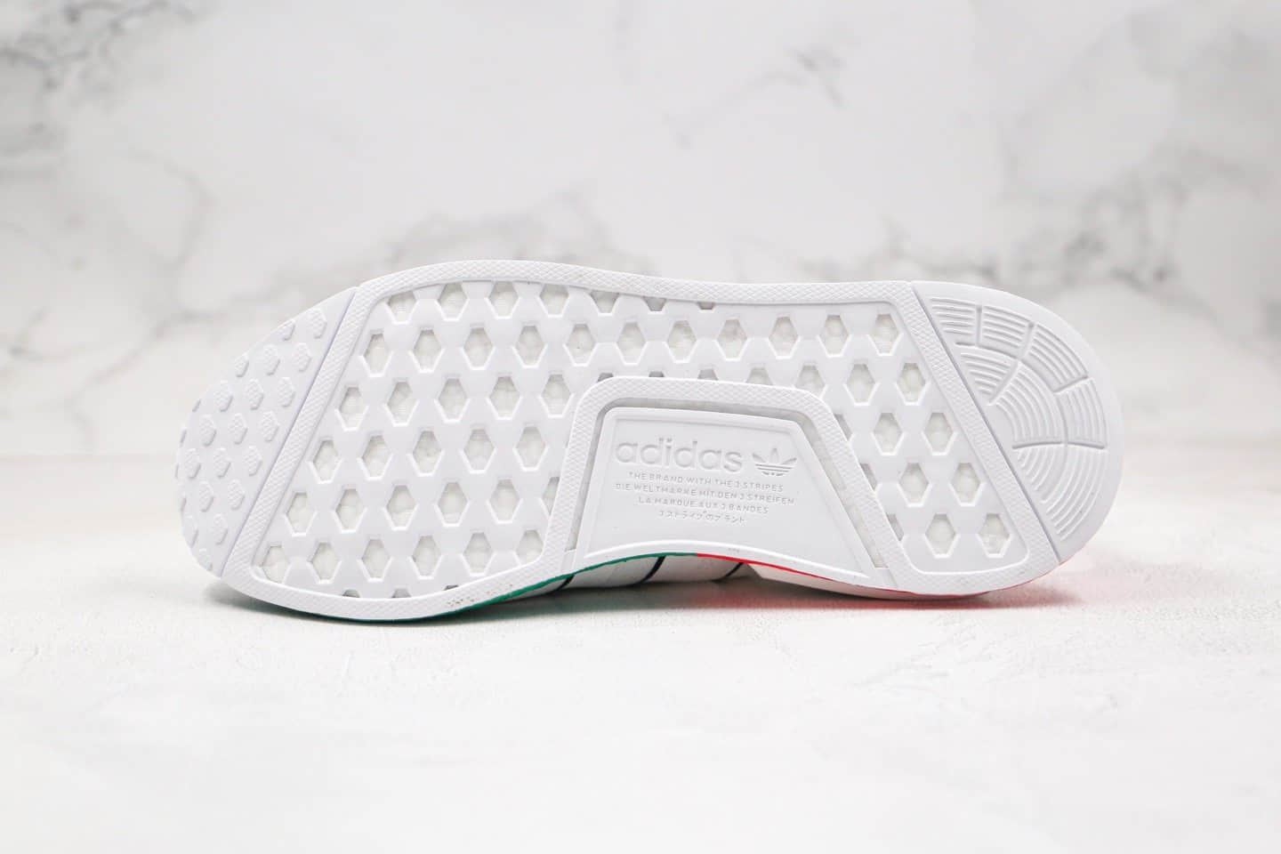 阿迪达斯Adidas NMD_R1 V2 Boost纯原版本爆米花跑鞋NMD二代白红绿色原厂爆米花鞋底区别市面通货版本 货号：FY1160