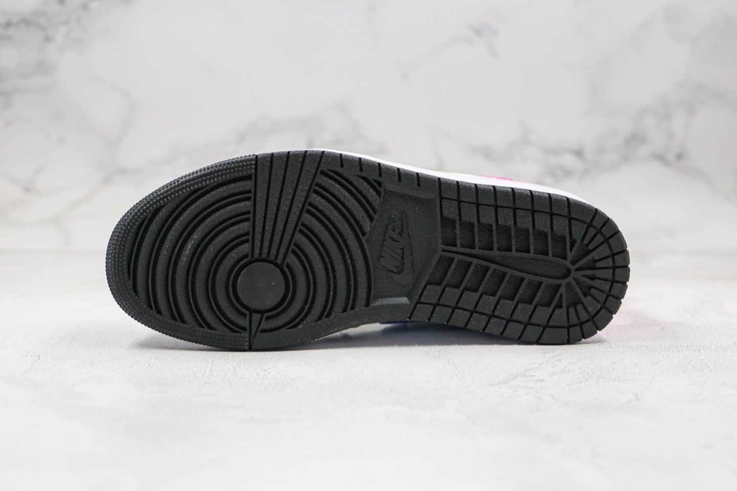 乔丹Air Jordan 1 Mid GS Patent Multi纯原版本中帮AJ1黑白粉绿糖果配色内置气垫正确鞋面材质 货号:CZ9834-100