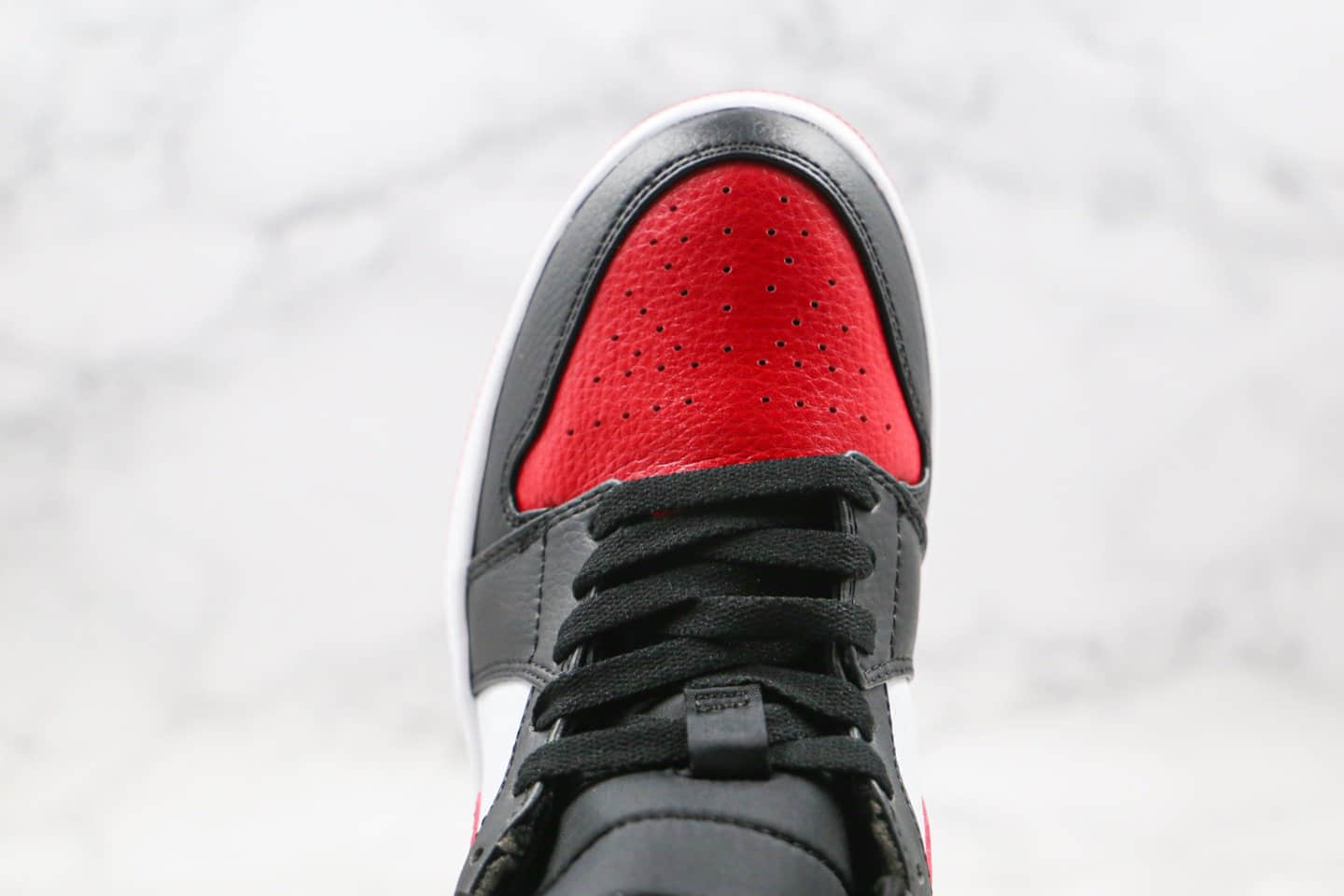 乔丹Air Jordan 1 Mid Shattered Backboard纯原版本中帮AJ1黑红脚趾原楦头纸板打造正确后跟定型 货号：554724-066