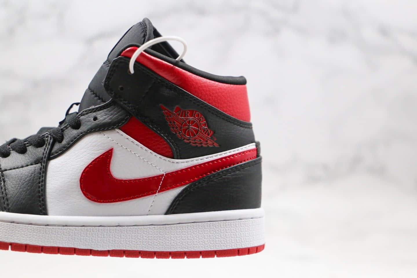 乔丹Air Jordan 1 Mid Shattered Backboard纯原版本中帮AJ1黑红脚趾原楦头纸板打造正确后跟定型 货号：554724-066