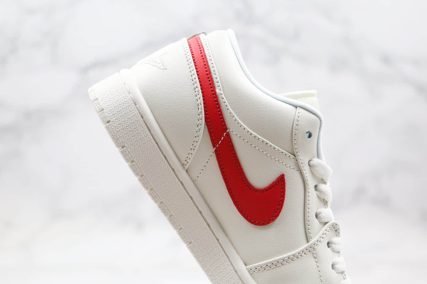 乔丹Air Jordan 1 Low University Red纯原版本低帮AJ1权志龙奶白色大学红色内置气垫原档案数据开发 货号:AO9944-161