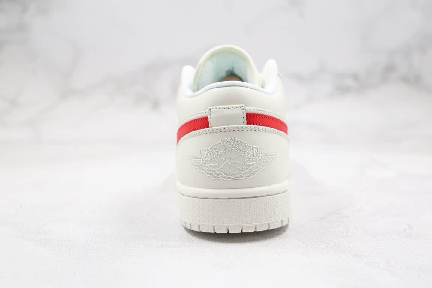 乔丹Air Jordan 1 Low University Red纯原版本低帮AJ1权志龙奶白色大学红色内置气垫原档案数据开发 货号:AO9944-161