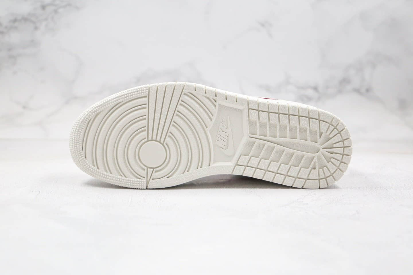 乔丹Air Jordan 1 Low University Red纯原版本低帮AJ1权志龙奶白色大学红色内置气垫原档案数据开发 货号:AO9944-161