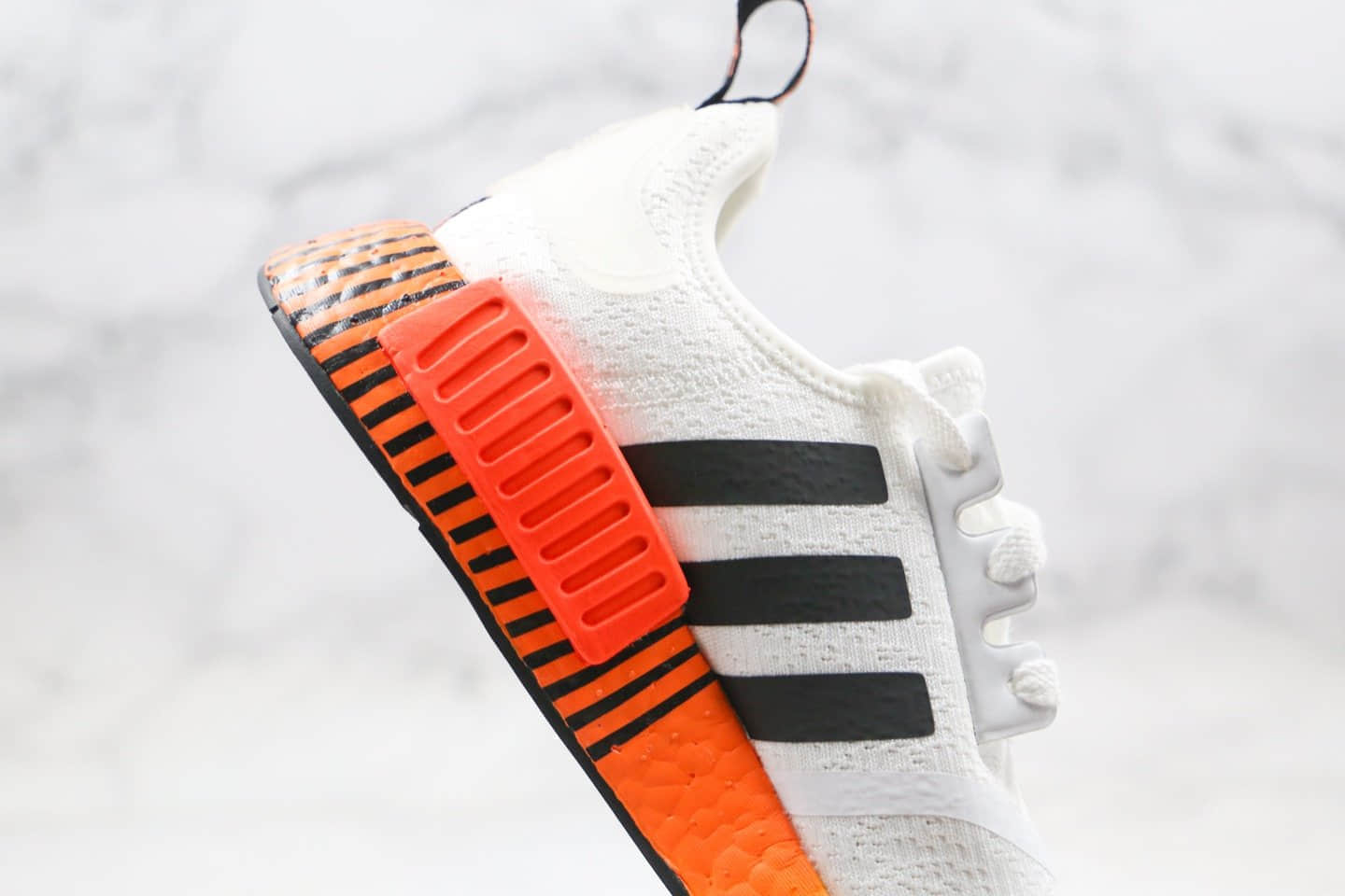 阿迪达斯Adidas Originals NMD_R1 White Black Sun Orange纯原版本三叶草NMD条纹落日橙渐变黑色内置真爆米花中底 货号:FW3648