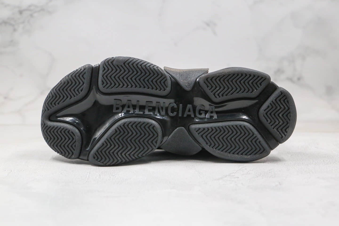 巴黎世家Balenciaga Triple S纯原版本气垫老爹鞋2020年新款黑色字母原盒配件正确电绣LOGO