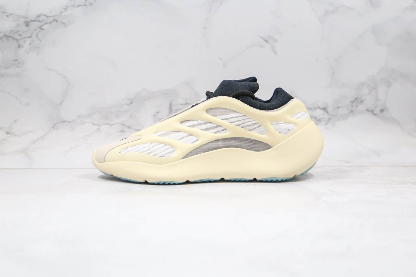 阿迪达斯Adidas YEEZY 700 V3 Azael纯原版本椰子700V3异形米白色原厂鞋面材质正确Bounce缓震科技 货号:FW4980