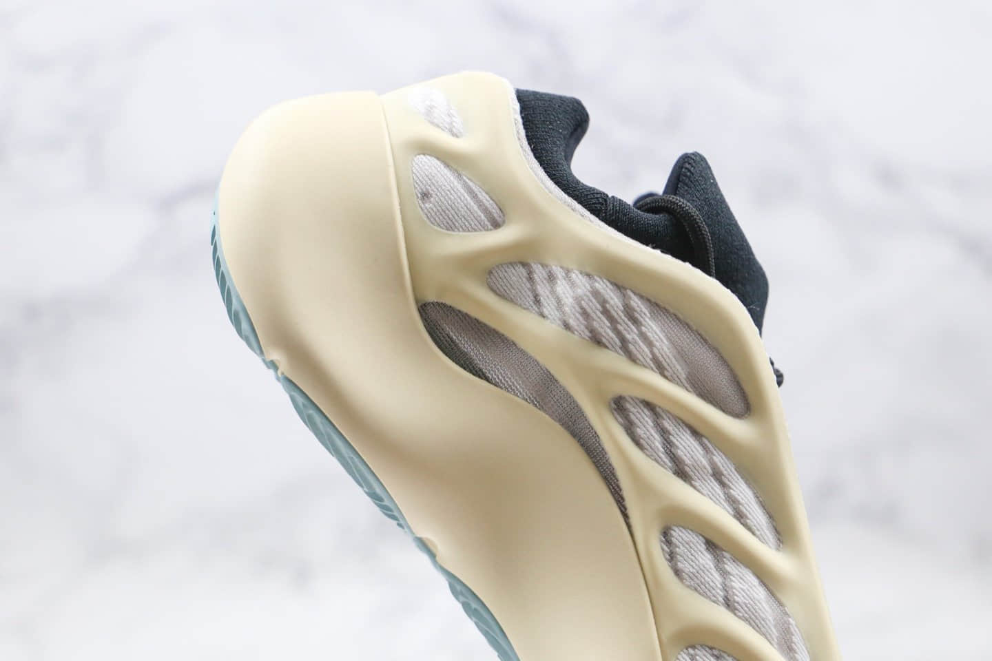 阿迪达斯Adidas YEEZY 700 V3 Azael纯原版本椰子700V3异形米白色原厂鞋面材质正确Bounce缓震科技 货号:FW4980