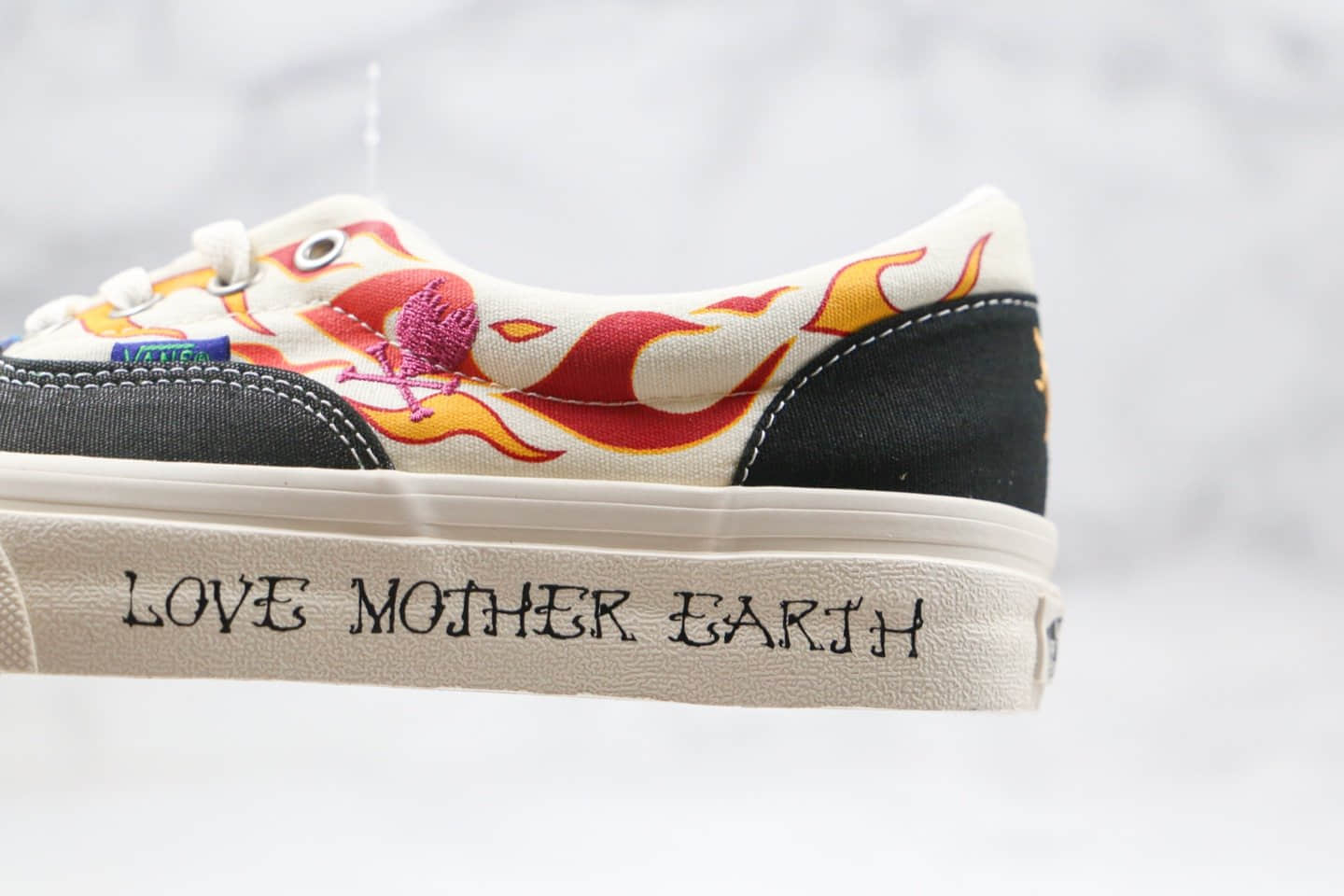 万斯Vans Spirit Era公司级版本保护地球涂鸦玫瑰原厂硫化大底 货号：VN0A4U39WZ2