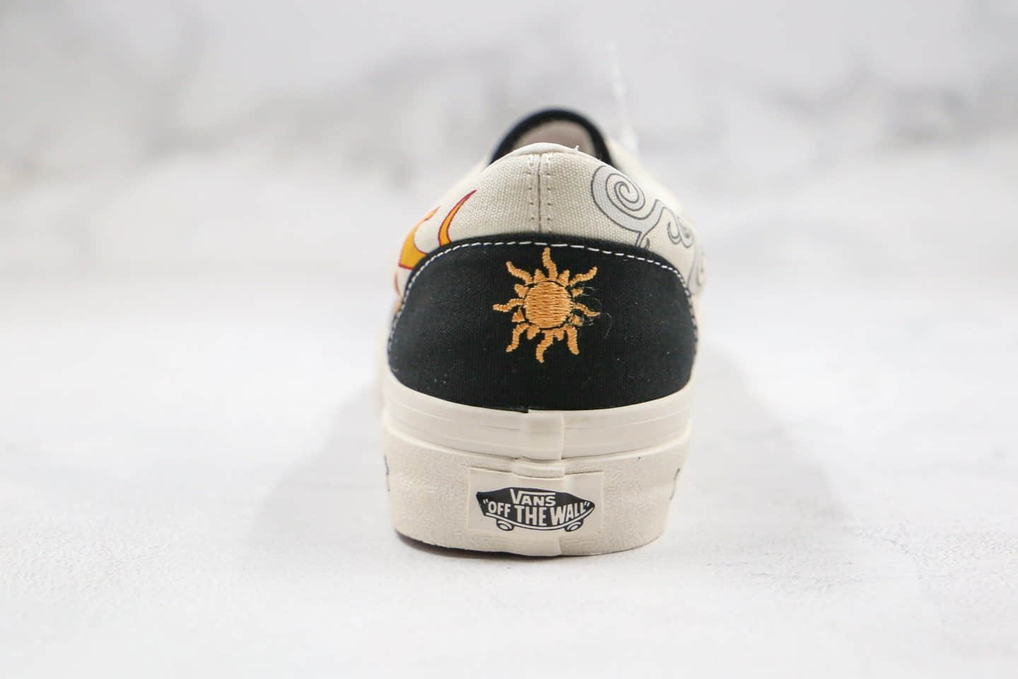 万斯Vans Spirit Era公司级版本保护地球涂鸦玫瑰原厂硫化大底 货号：VN0A4U39WZ2