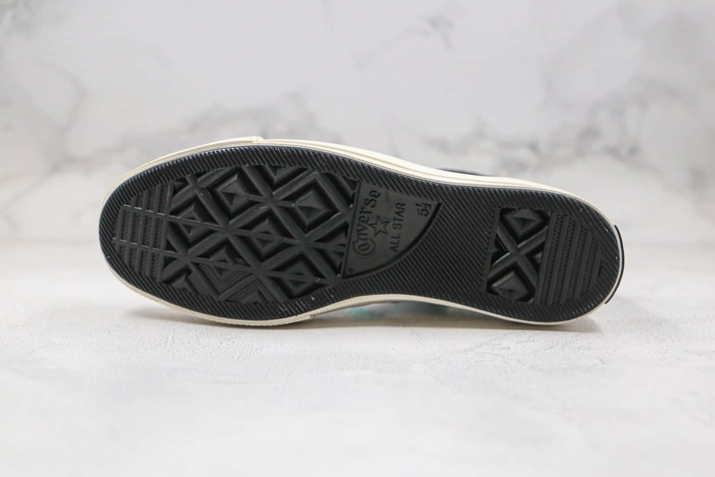 匡威Converse x Scooby-Doo公司级版本史酷比联名款高帮黑白色人物涂鸦帆布鞋原档案数据开发 货号：169072C