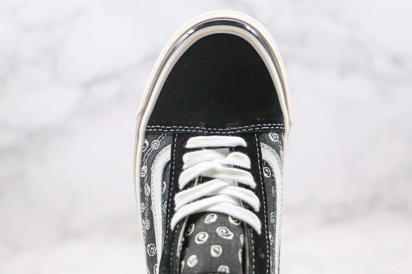 万斯Vans Old Skool 085公司级版本低帮黑白色旋风螺旋丸图案硫化板鞋原盒原标原楦头纸板打造 货号：C09V