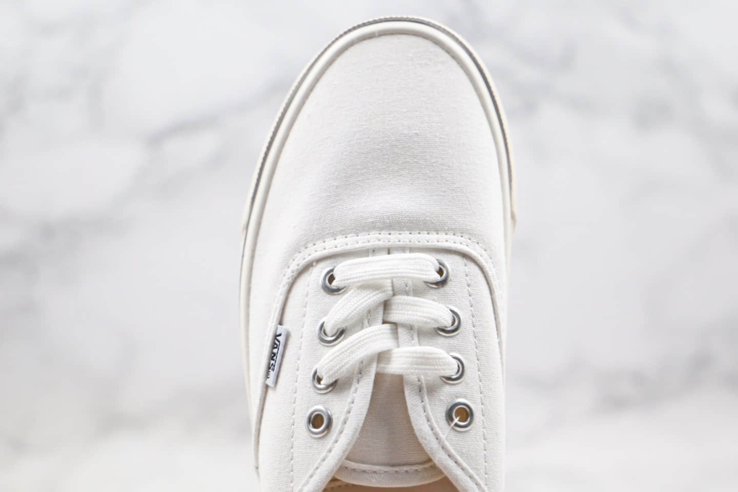 万斯Vans Vault OG Old Skool LX公司级版本高端支线U型后跟白色低帮帆布鞋原厂硫化大底原盒原标 型号:B1-23