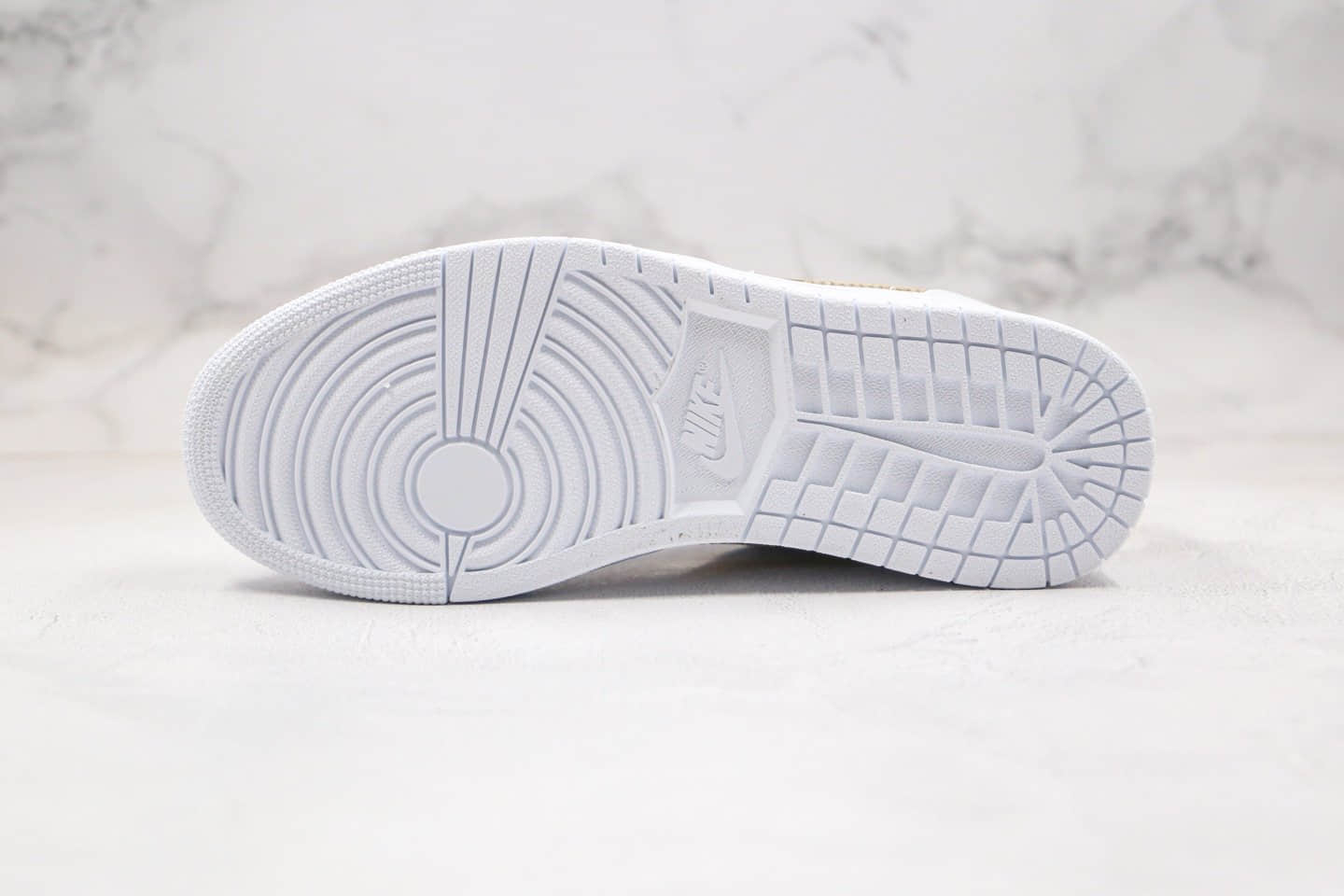 乔丹Air Jordan 1 Low纯原版本低帮AJ1白金配色内置气垫原楦头纸板打造 货号:CZ4776-100