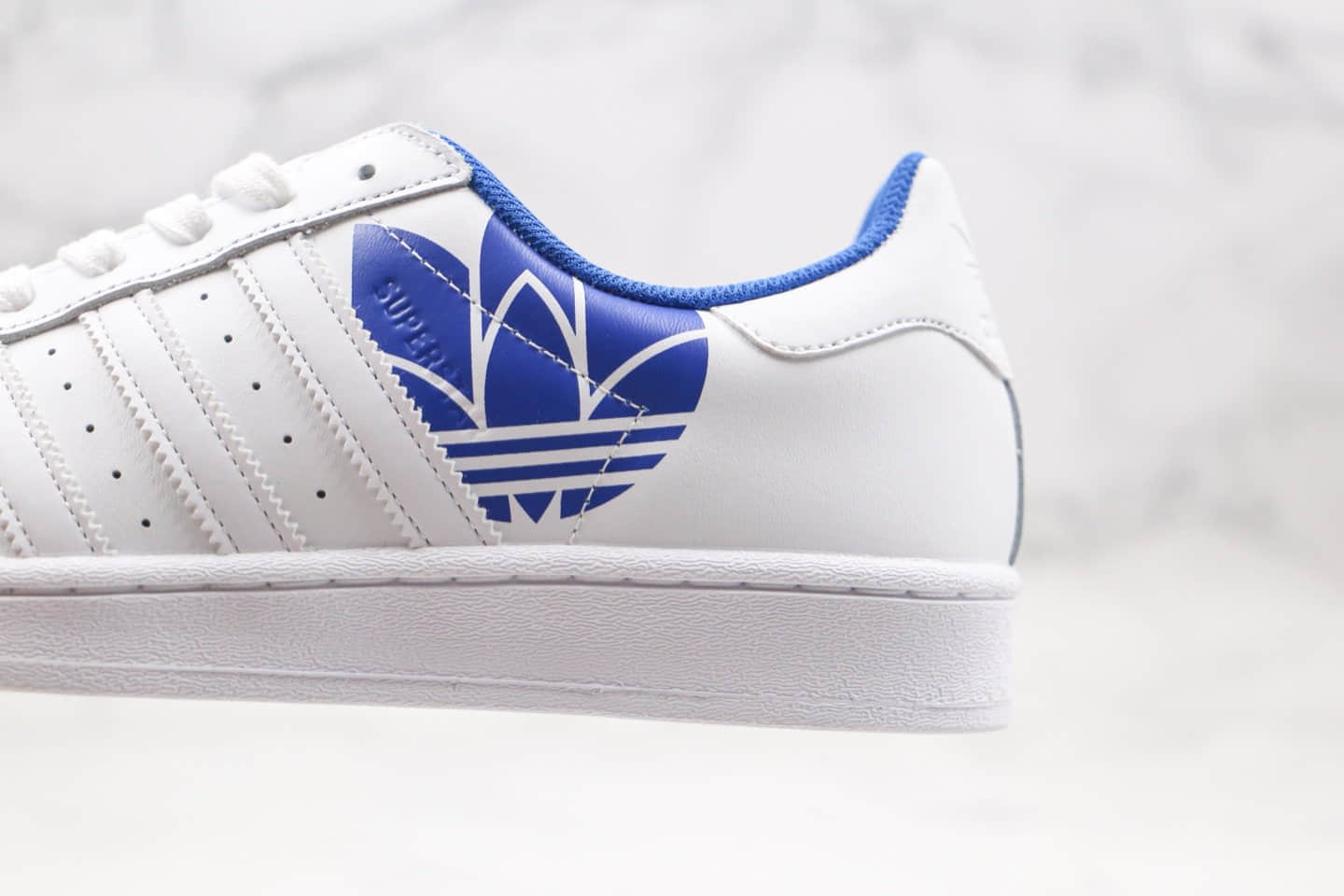 阿迪达斯Adidas Superstar纯原版本三叶草贝壳头板鞋皇家蓝配色原档案数据开发 货号：FV2826