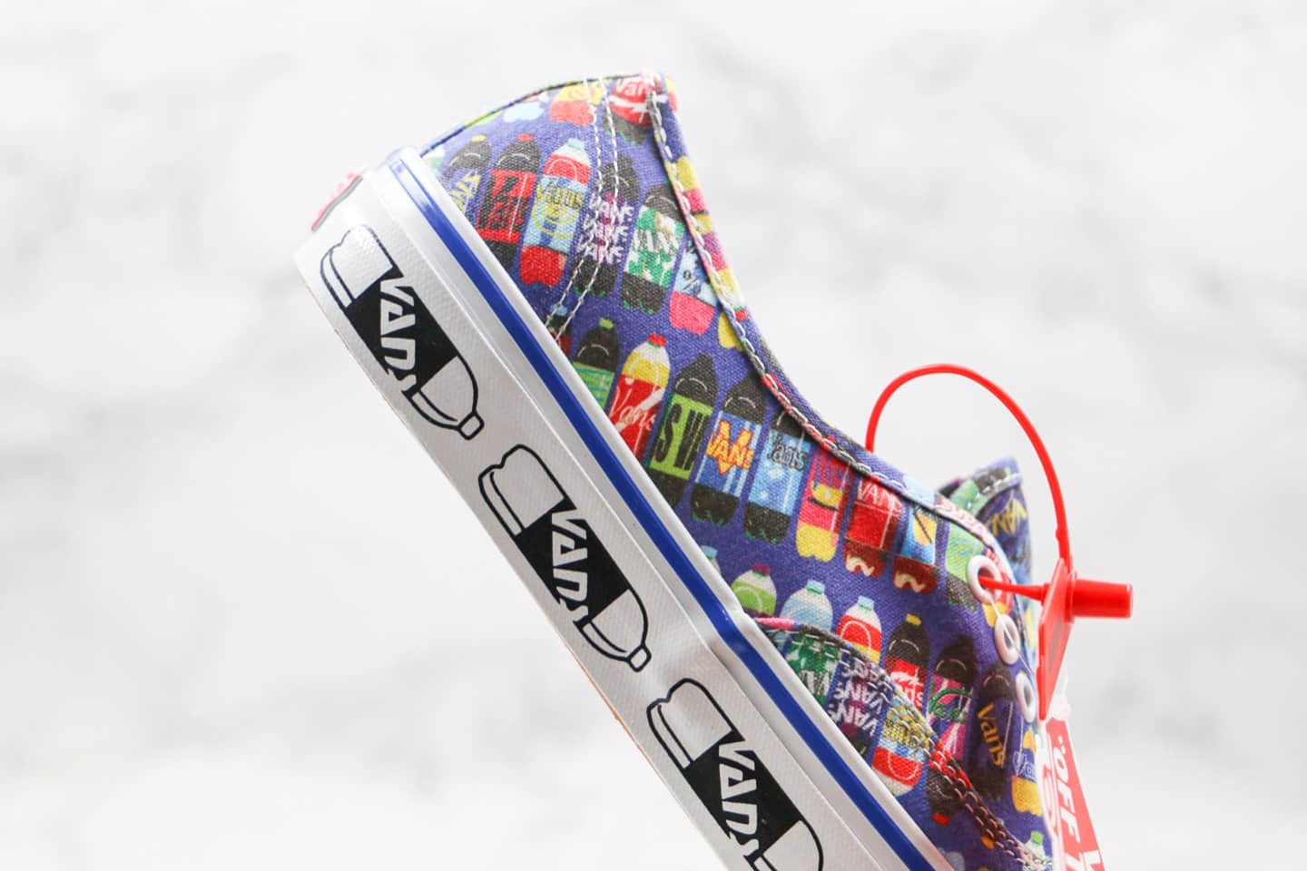 万斯Vans Vault Corner Shop Drink x Fergadelic公司级版本可口可乐联名款低帮汽水瓶配色原档案数据开发 货号：VNOA4BV90631