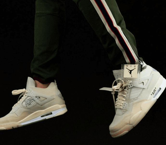 拍卖价 20 万美元的 OW x AJ4上脚美照释出！下月发售！ 货号：CV9388-100