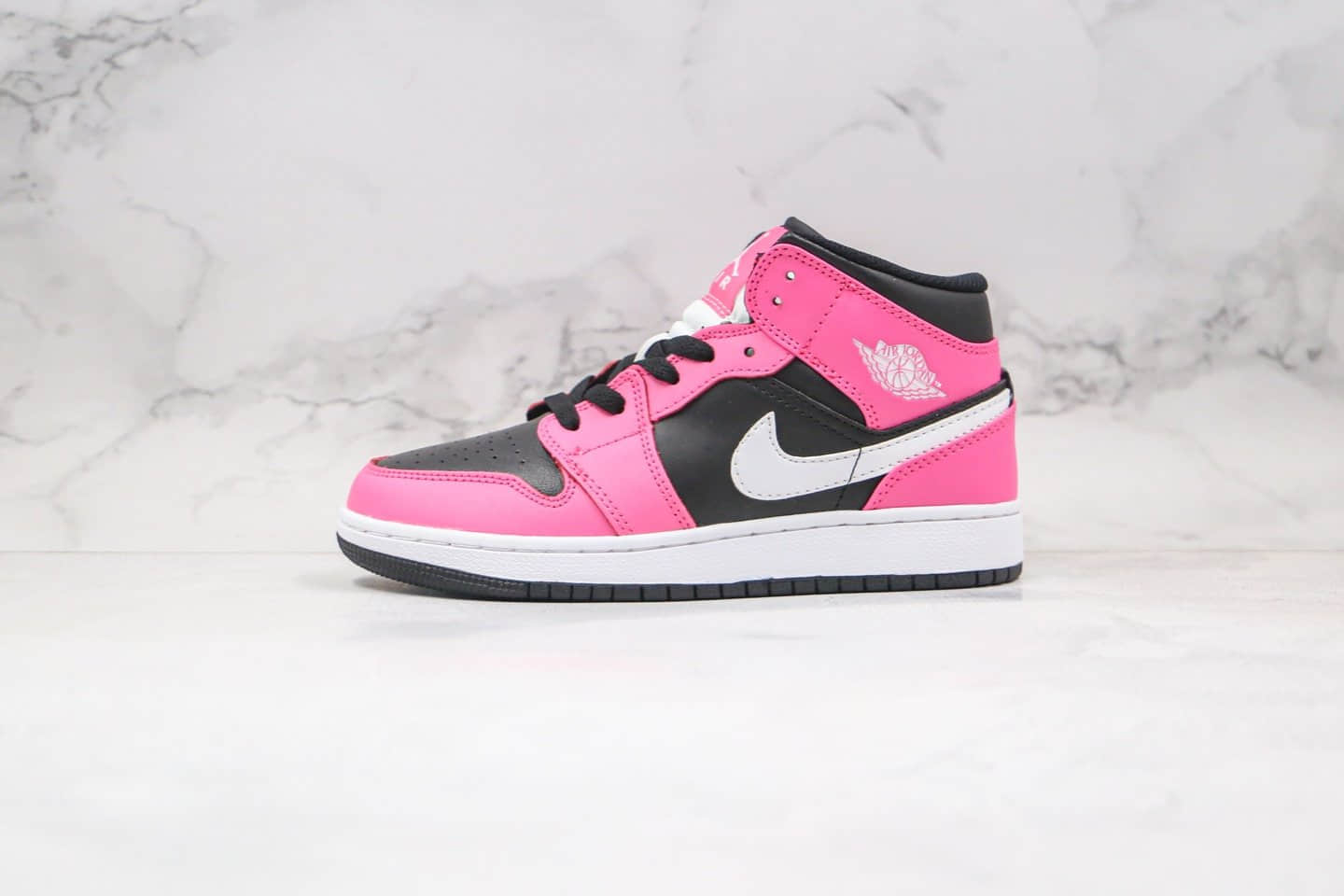 乔丹Air Jordan 1 Mid Pinksicle (GS) 纯原版本中帮AJ1黑粉原鞋开模 货号：555112-002