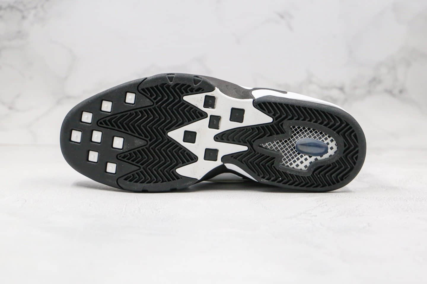 耐克Nike Air Max270 Uptempo'94纯原版本皮蓬二代篮球鞋白黑色原档案数据开发支持实战 货号：922934-102