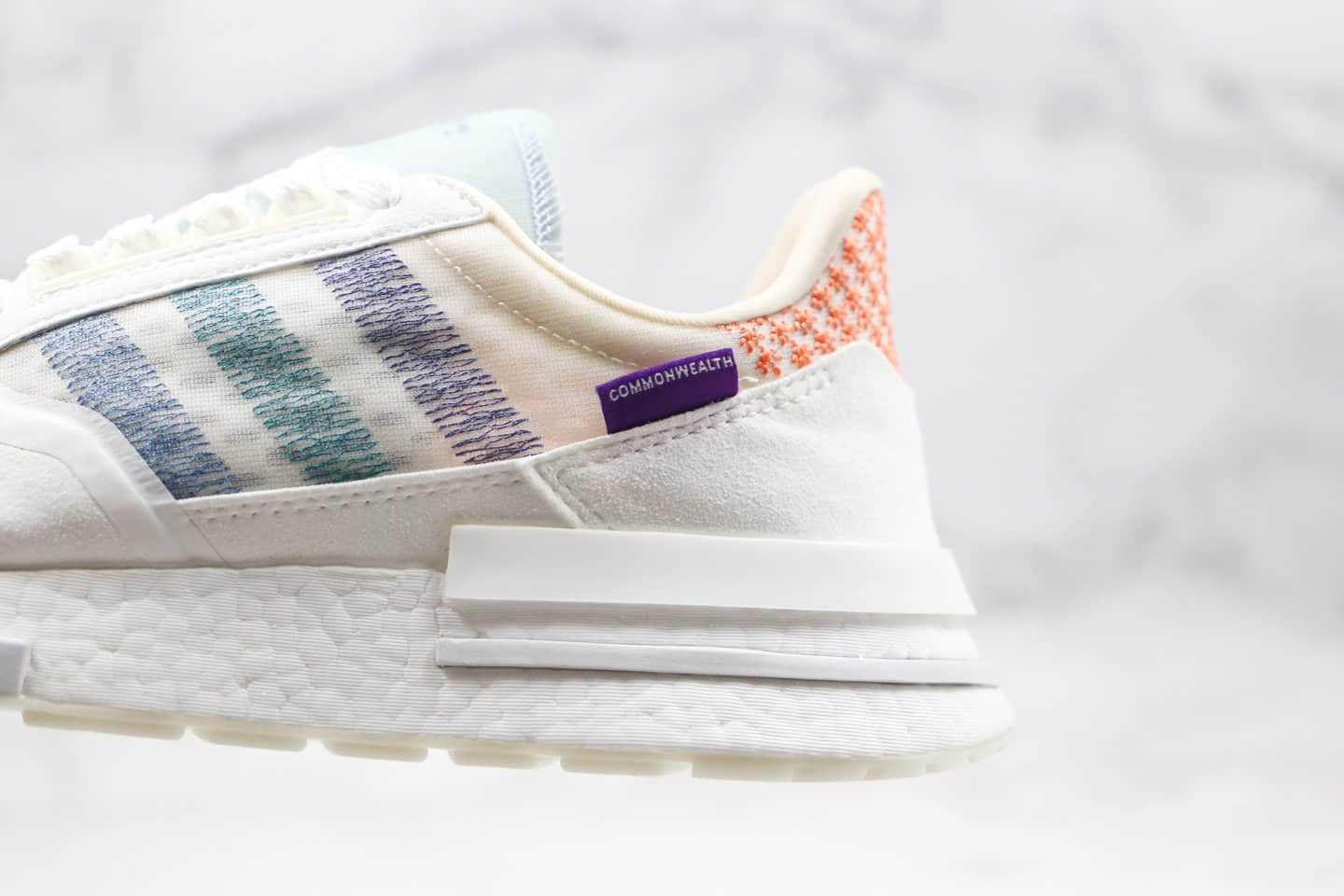 阿迪达斯Commonwealth x adidas Originals ZX500 RM boost纯原版本爆米花网纱慢跑鞋白彩虹真爆大底 货号:DB3510
