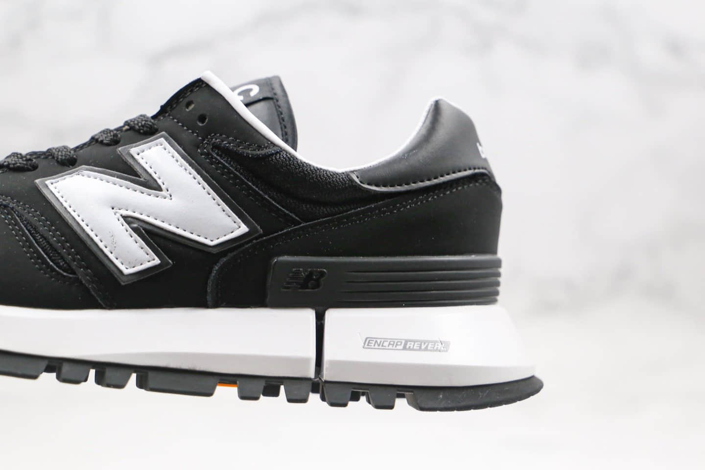 新百伦Comme Des Garcons Homme x New Balance Rc1300纯原版本NB1300复古跑鞋黑白色独立大底私模 货号:MS1300WJ