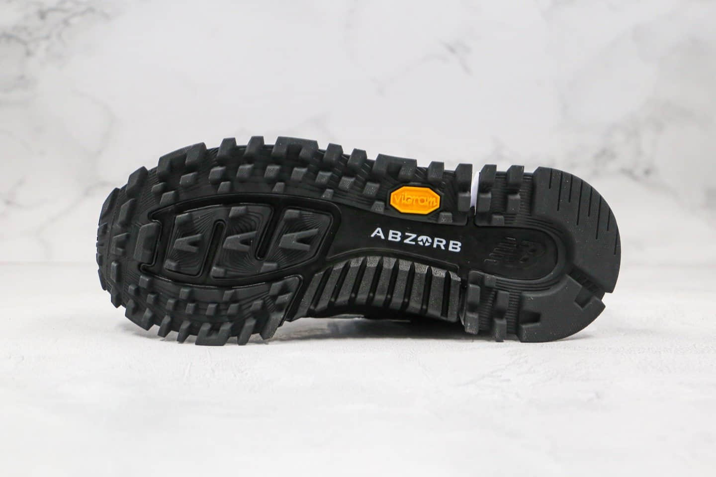 新百伦Comme Des Garcons Homme x New Balance Rc1300纯原版本NB1300复古跑鞋黑白色独立大底私模 货号:MS1300WJ