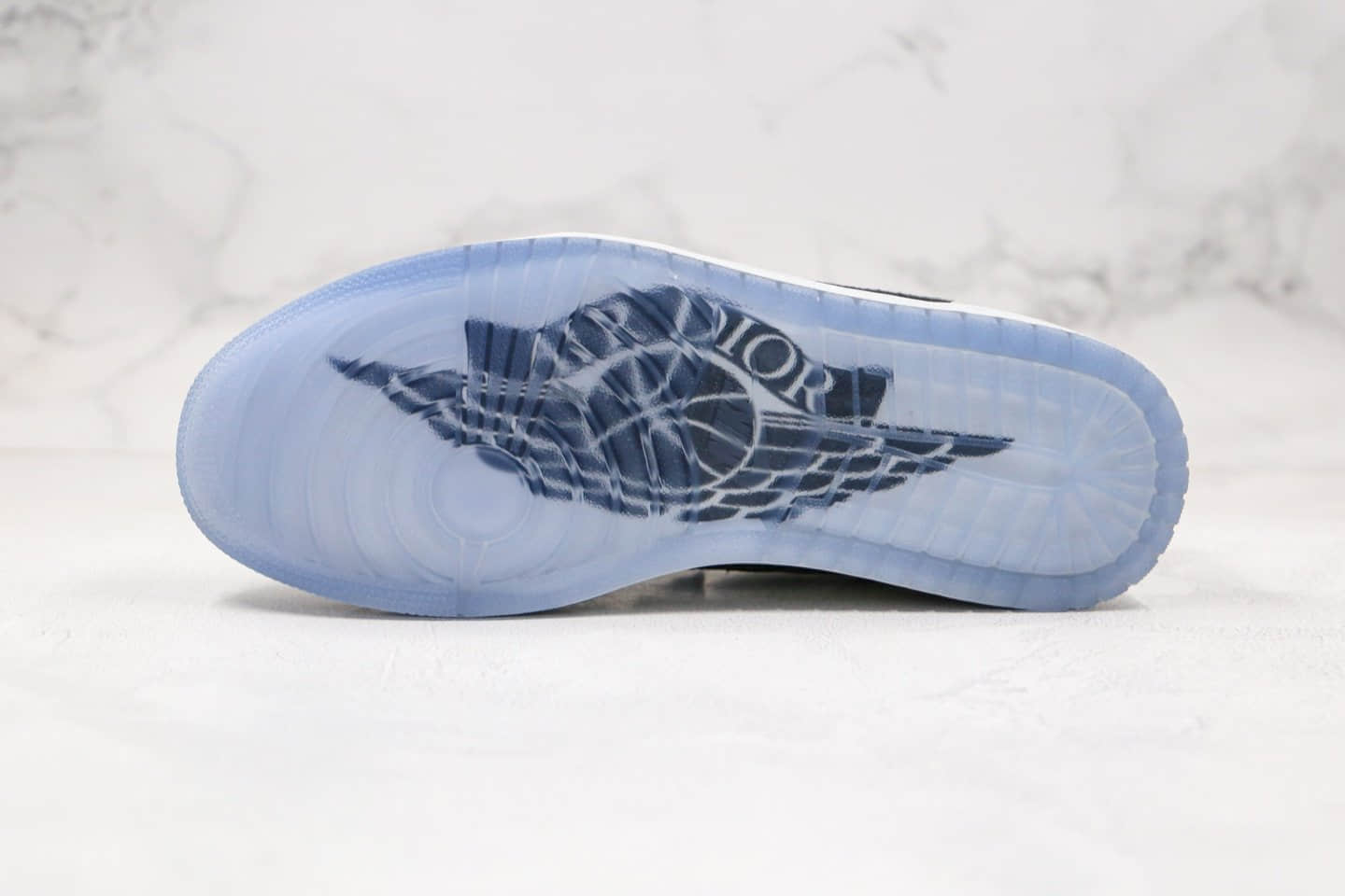 乔丹Air Jordan 1 x Dior纯原版本迪奥联名款低帮AJ1白灰色原厂吸磁鞋盒原档案数据开发 货号：CN8608-002