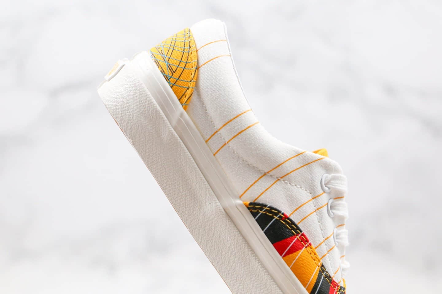 万斯Vans Authentic公司级版本安纳海姆彩色印花刺绣涂鸦炫彩米黄色低帮帆布鞋原厂硫化大底 货号:VNOA2RR1VY9