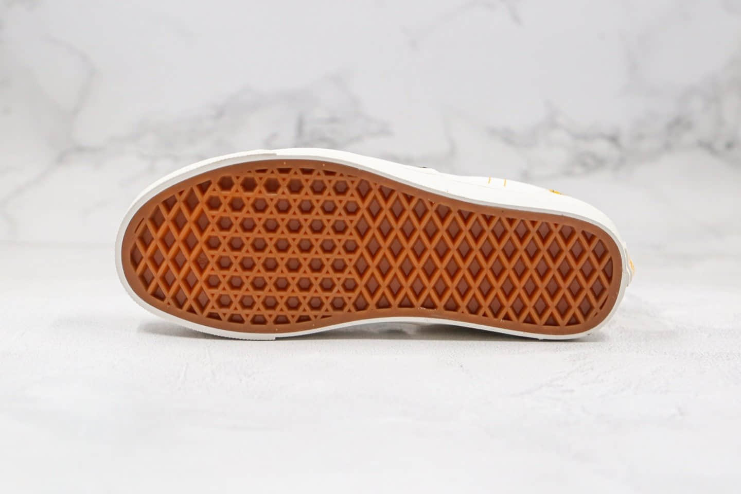 万斯Vans Authentic公司级版本安纳海姆彩色印花刺绣涂鸦炫彩米黄色低帮帆布鞋原厂硫化大底 货号:VNOA2RR1VY9