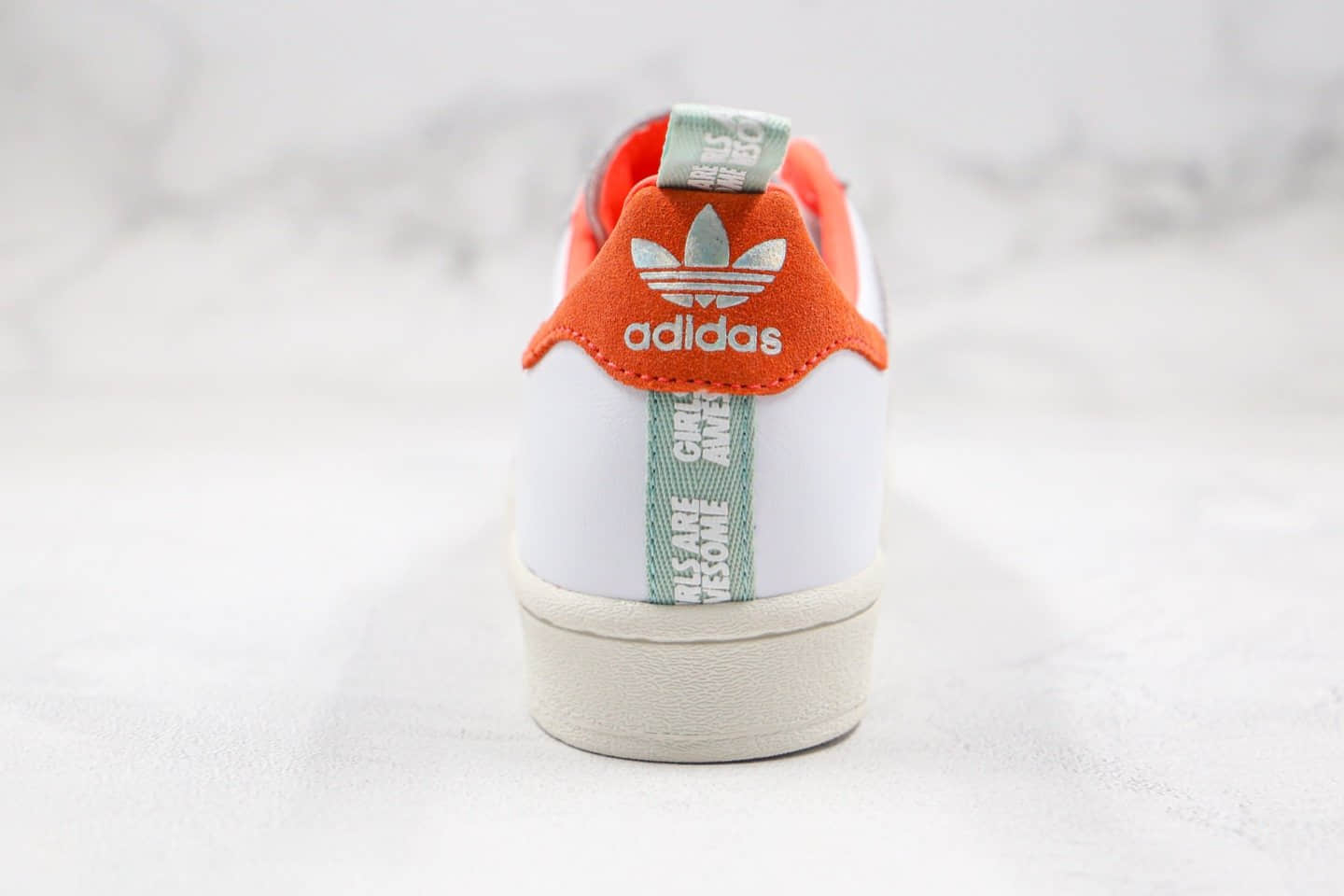 阿迪达斯Adidas Originals Superstar纯原版本三叶草贝壳头50周年米白科技紫橙鸳鸯配色板鞋原盒原标 货号：FW8087