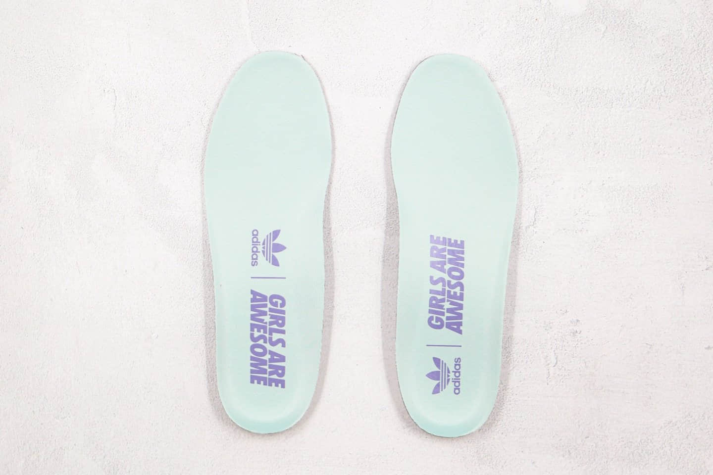 阿迪达斯Adidas Originals Superstar纯原版本三叶草贝壳头50周年米白科技紫橙鸳鸯配色板鞋原盒原标 货号：FW8087