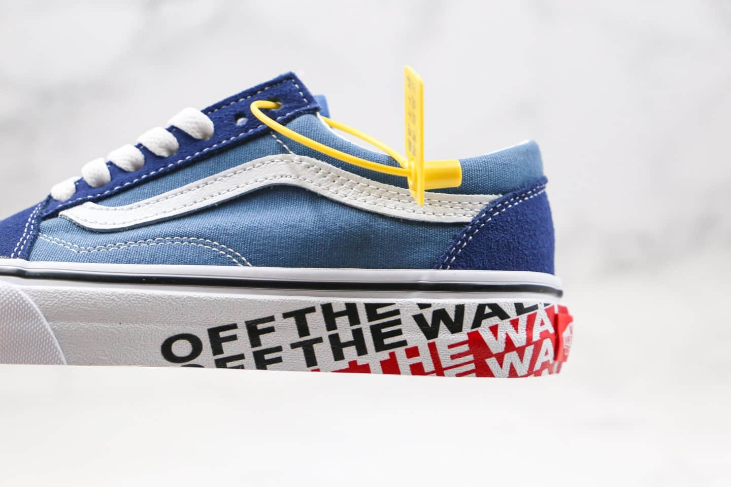 万斯Vans Old Skool Off The Wall公司级版本低帮字母涂鸦越墙标语海军蓝白色硫化帆布鞋原盒原标 货号：VN0A38G1VRI