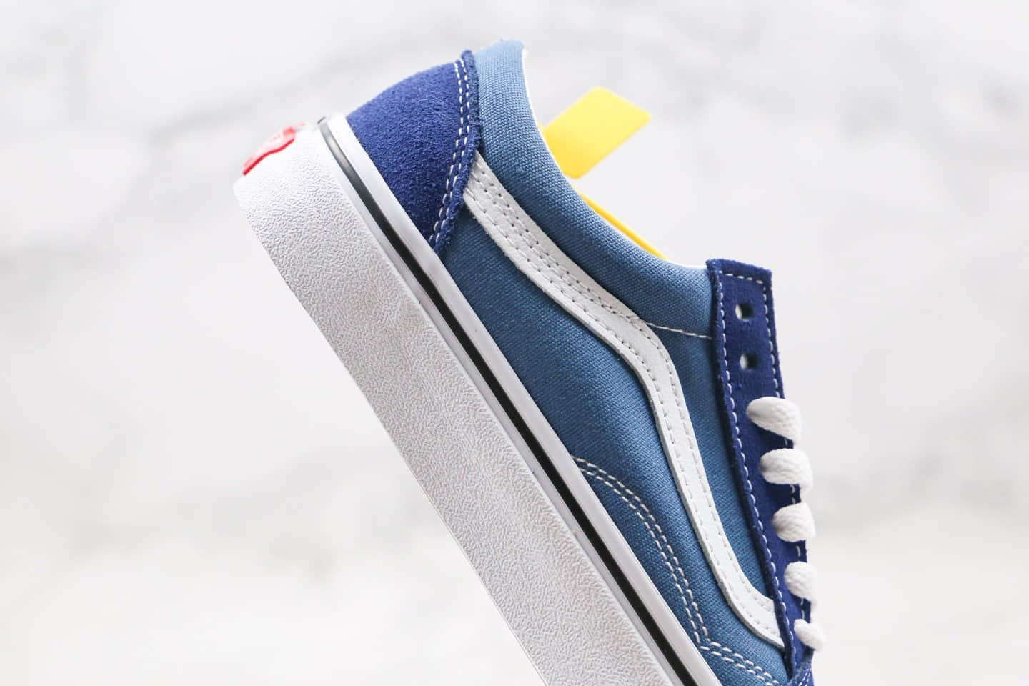 万斯Vans Old Skool Off The Wall公司级版本低帮字母涂鸦越墙标语海军蓝白色硫化帆布鞋原盒原标 货号：VN0A38G1VRI