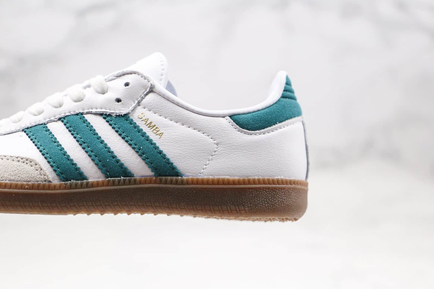 阿迪达斯Adidas Samba OG纯原版本三叶草桑巴板鞋白绿色原楦头纸板打造原盒原标 货号：B75680