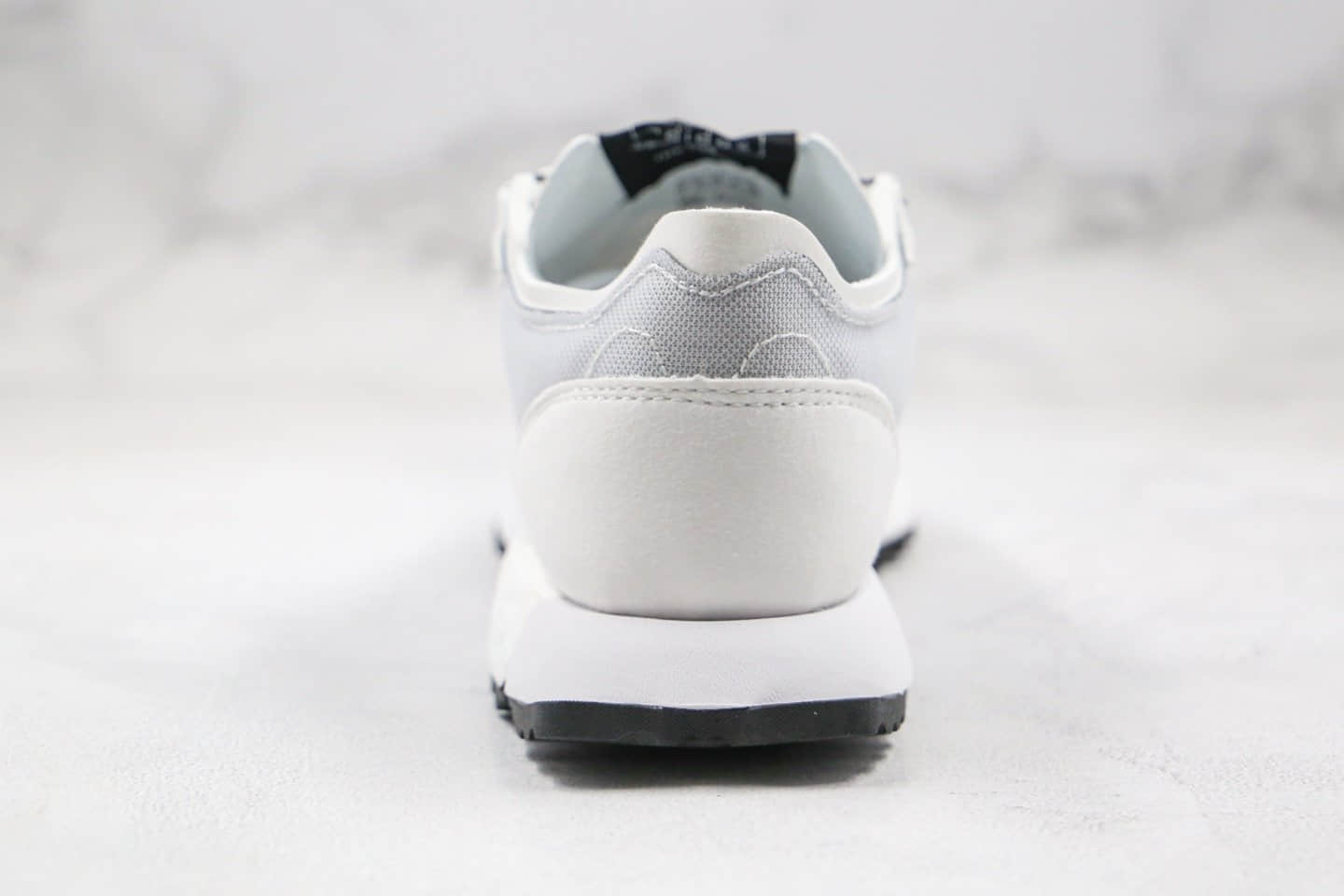 阿迪达斯Adidas SL 7600 3M反光配色王嘉尔同款纯原版本复古爆米花跑鞋白黑色原盒原标 货号：FV9796