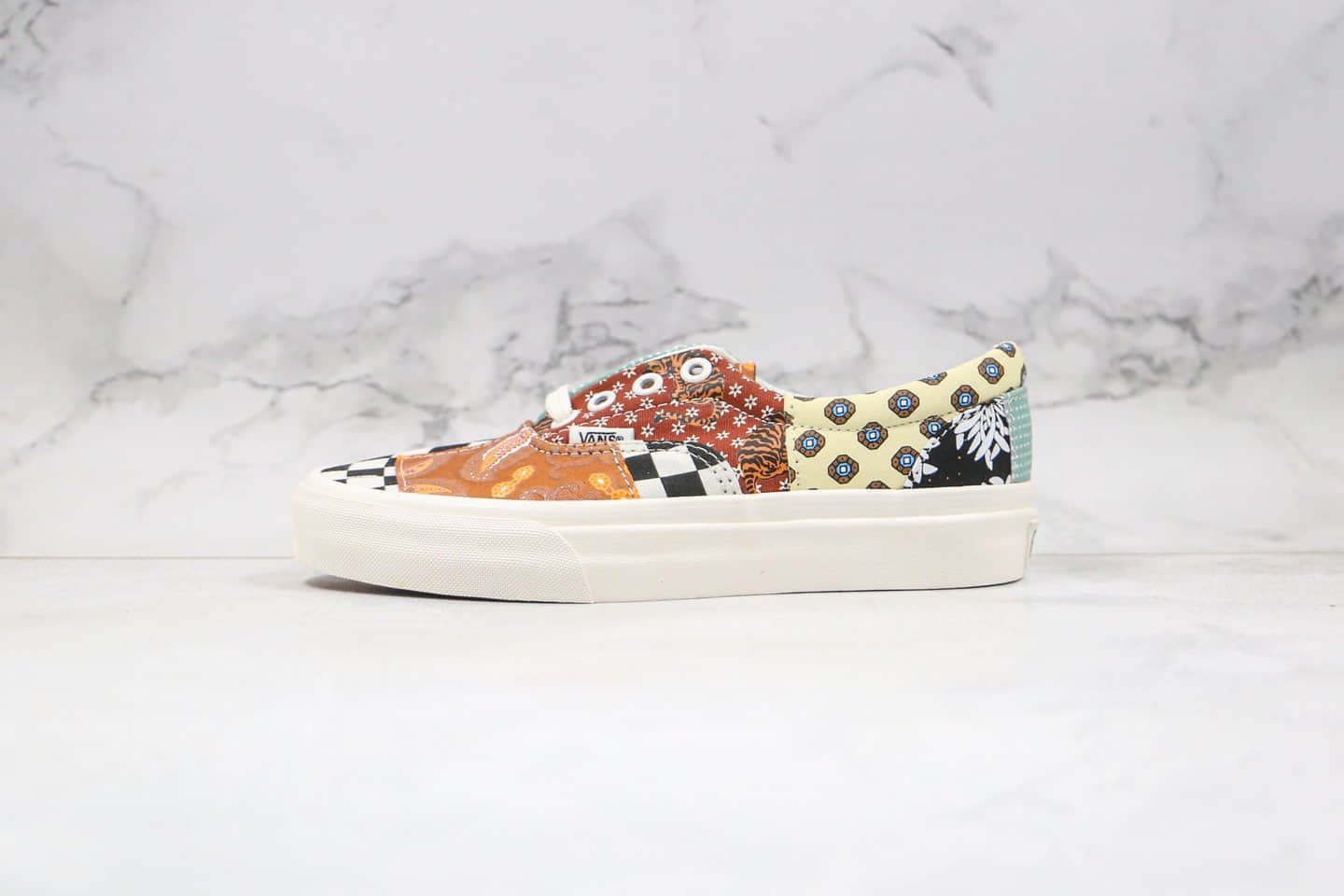 万斯VANS Era公司级版本低帮硫化板鞋腰果花配色花卉图案拼接不对称系列原楦头纸板打造 货号:VN0A4U391IO