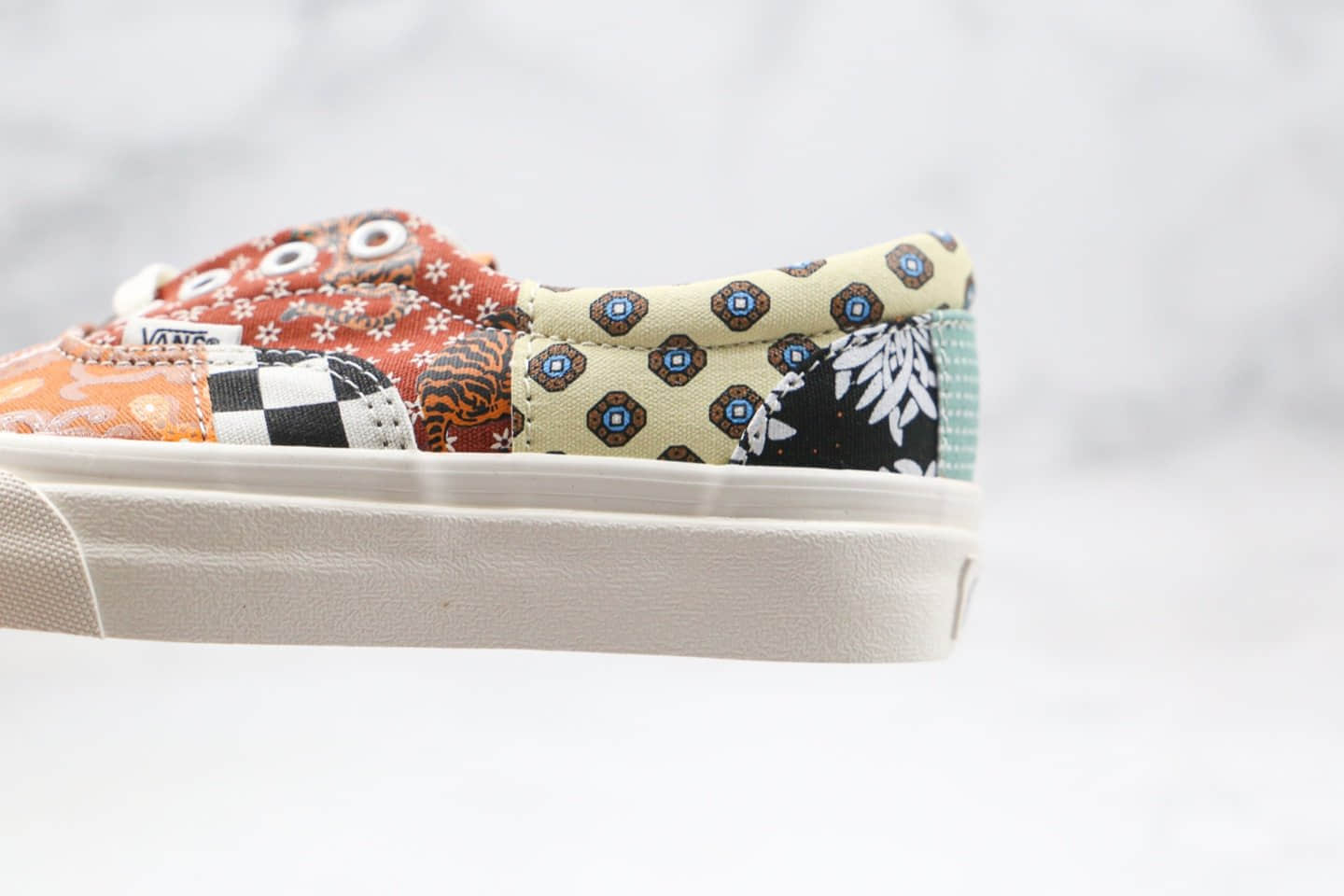 万斯VANS Era公司级版本低帮硫化板鞋腰果花配色花卉图案拼接不对称系列原楦头纸板打造 货号:VN0A4U391IO