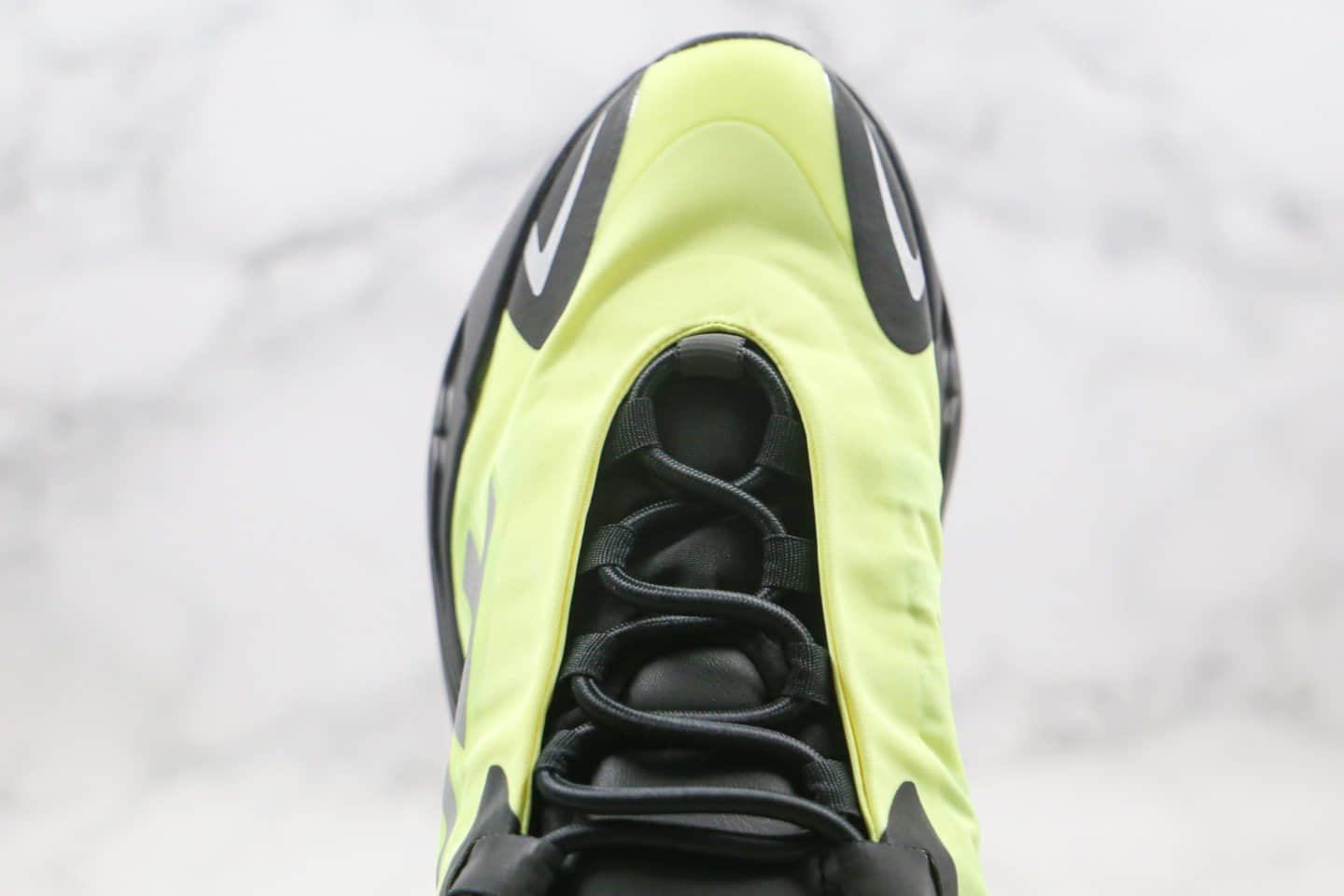 阿迪达斯adidas Yeezy Boost 700 MNVN Phosphor纯原版本椰子700V3荧光绿原楦开发巴斯夫原底 货号:FY3727