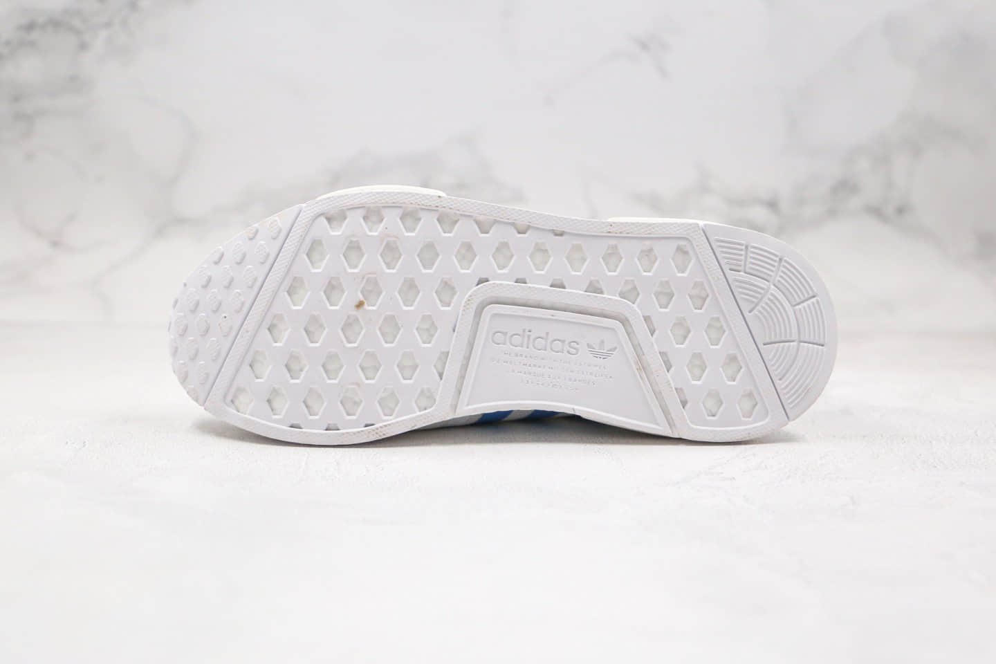 阿迪达斯Adidas NMD R-1纯原版本爆米花跑鞋NMD街头风格白蓝色原厂巴斯夫缓震大底 货号：D96689