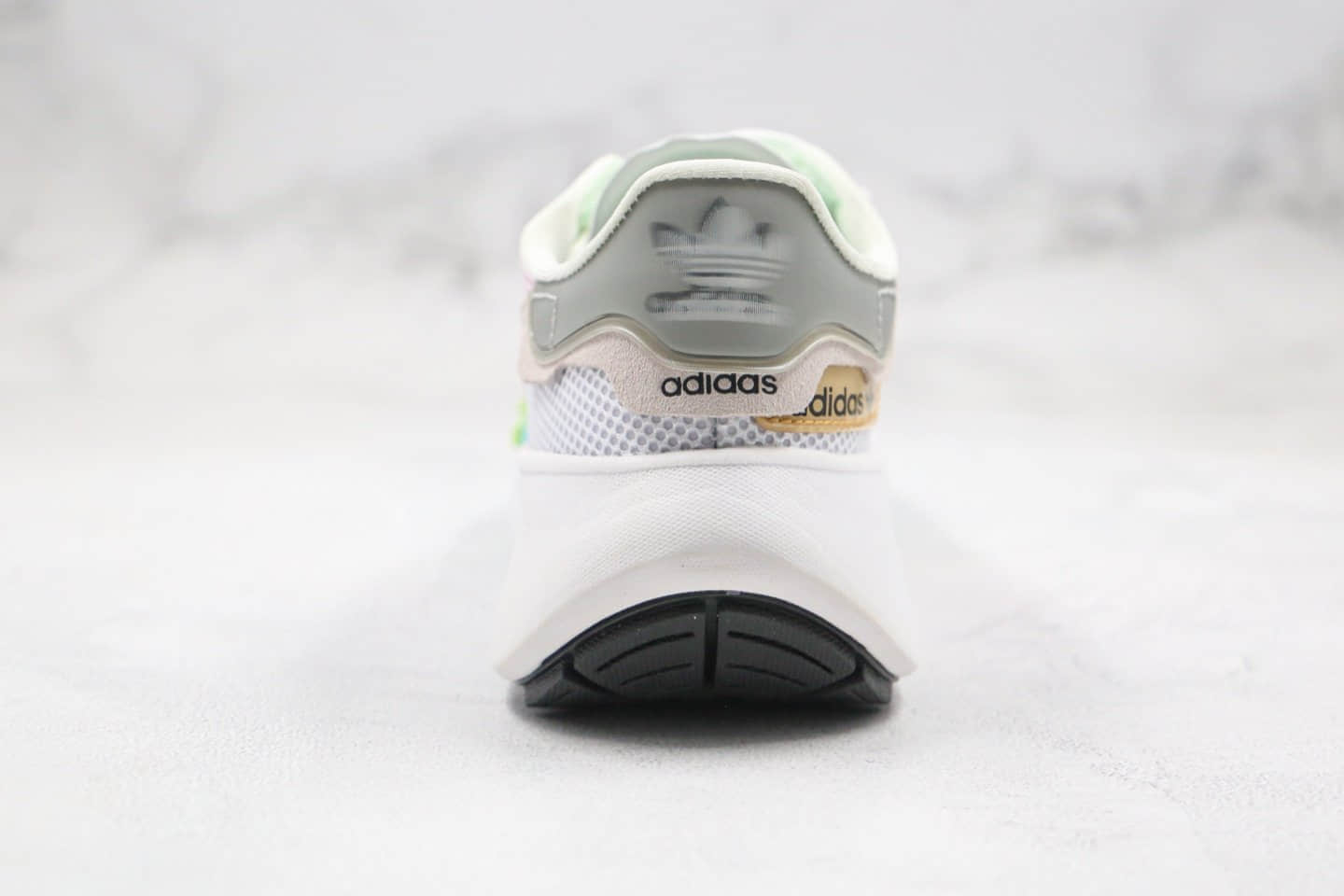 阿迪达斯Adidas Originals Marathon Running纯原版本三叶草幻影马拉松增高慢跑鞋粉绿色原楦头纸板打造 货号：CT8697