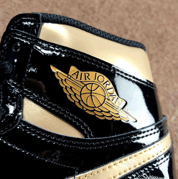 AJ1黑金漆皮释出最新实物图！有够奢华！ 货号：555088-032