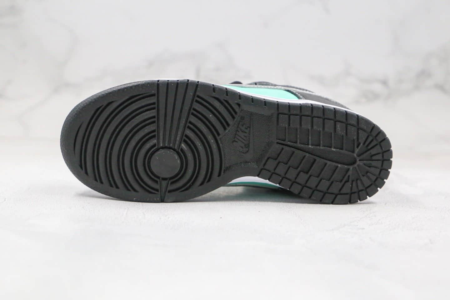 耐克Nike SB Dunk Low Pro Tiffany x Diamond Supply Co美国西海岸潮牌联名款纯原版本低帮SB DUNK板鞋黑钻石绿色内置Zoom气垫 货号：304292-402