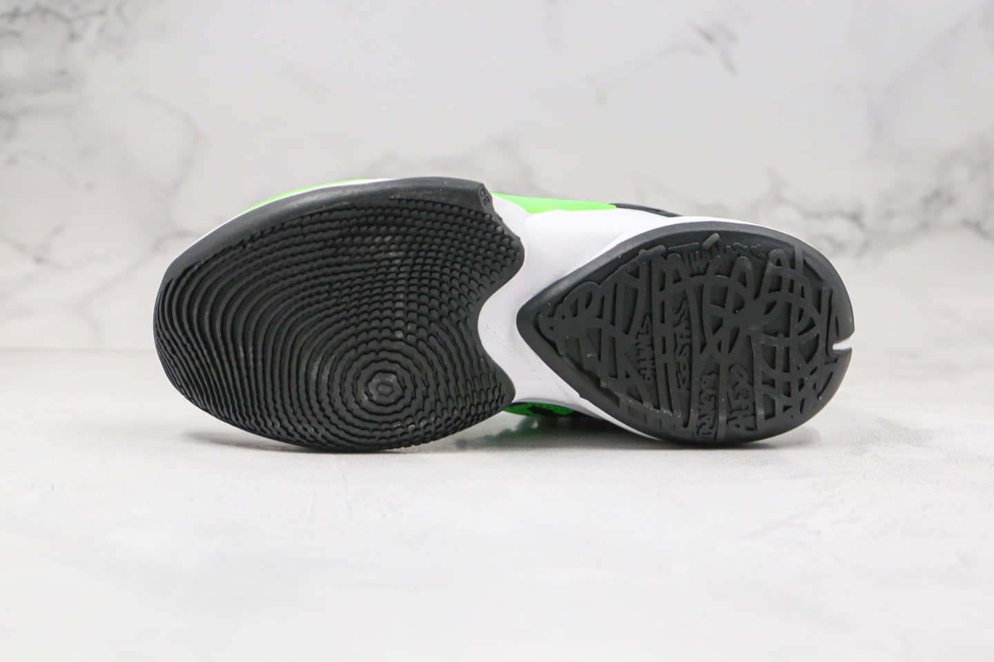 耐克Nike Zoom Freak 2纯原版本字母哥二代篮球鞋黑绿色支持实战原盒原标 货号：DA0907-002